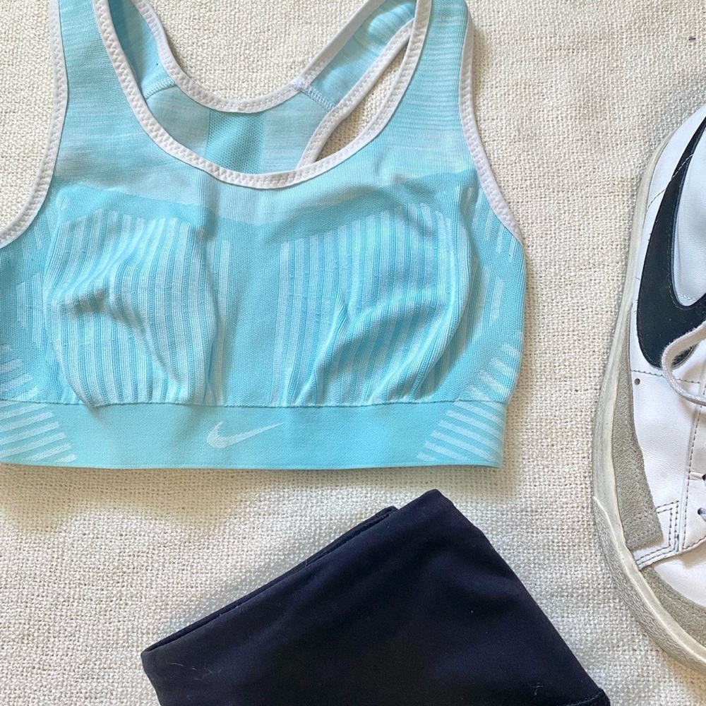 Nike sports bra in a Size small